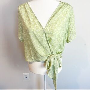 Lush Wrap Top Green and White Floral size L
